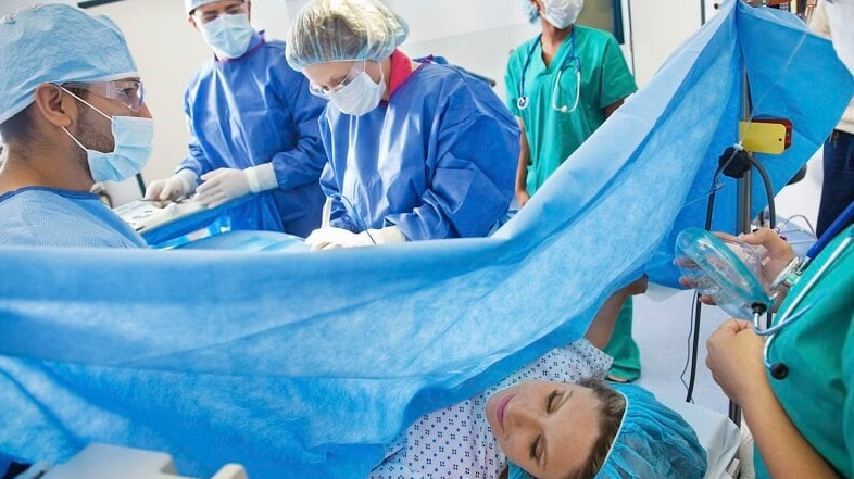 Mổ lấy thai tại bệnh viện