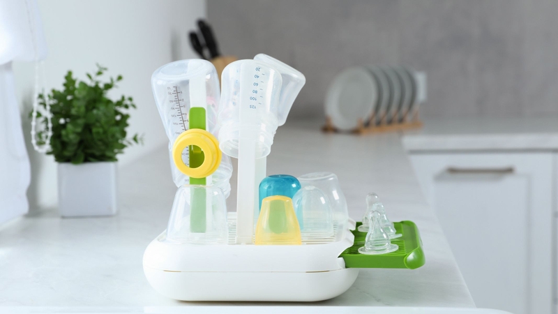 Hướng dẫn cha mẹ cách pha sữa bột cho trẻ sơ sinh đúng chuẩn