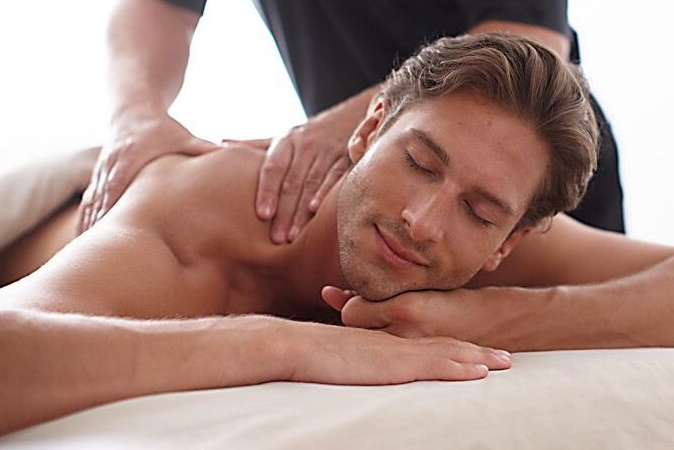 Massage toàn thân trước khi massage lingam
