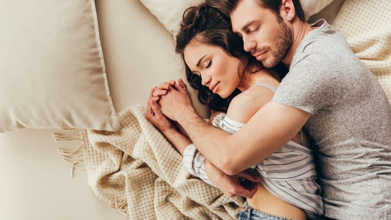 Tại sao đàn ông thích quan hệ mạnh và góc nhìn tâm lý