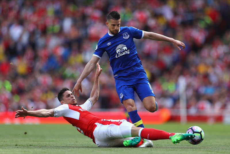 Tắc Bóng Trong Bóng Đá: Kỹ Thuật Phòng Ngự Chuẩn Xác