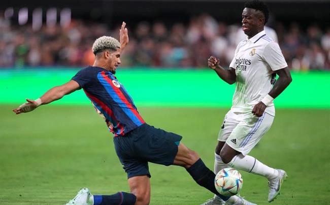 Tắc Bóng Trong Bóng Đá: Kỹ Thuật Phòng Ngự Chuẩn Xác