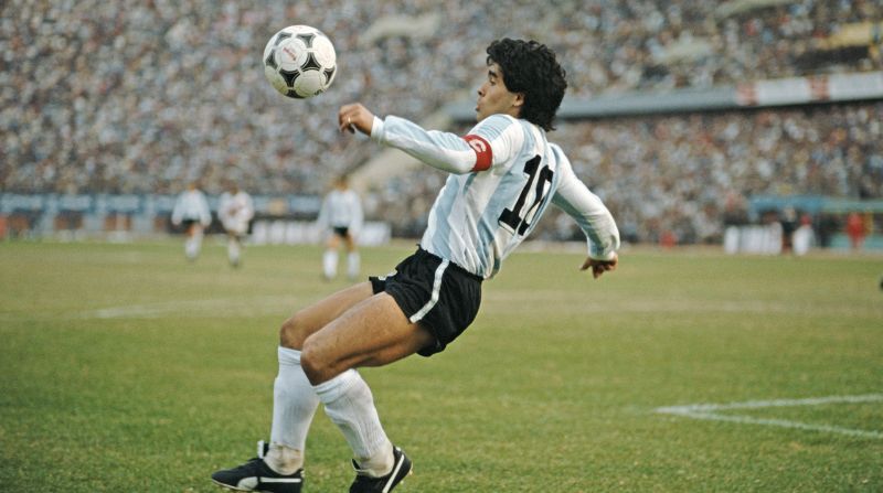 ao-so-10.jpg Diego Maradona và chiếc áo số 10 huyền thoại